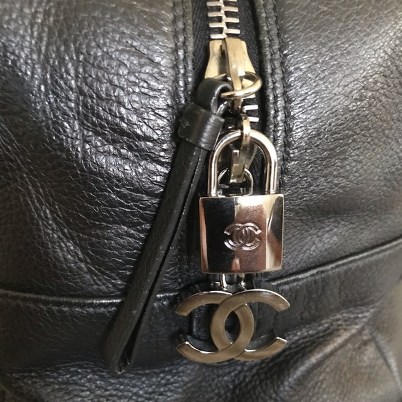 Chanel Deerskin Zipped Tote - Picture 13 of 15